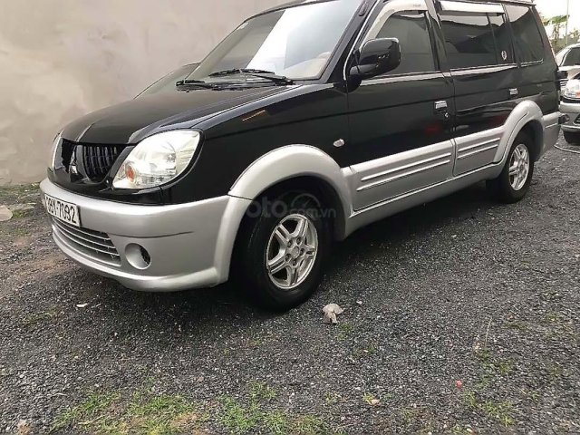 Cần bán lại xe Mitsubishi Jolie sản xuất năm 2005, màu đen, xe máy nổ êm0