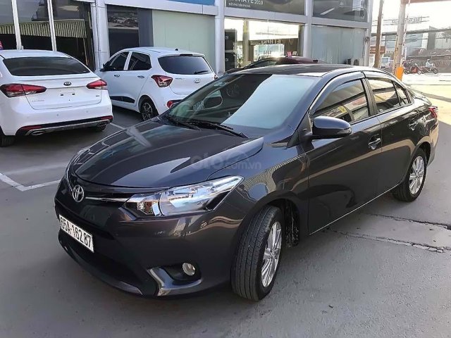 Bán Toyota Vios E 1.5AT năm sản xuất 2017, màu xám giá cạnh tranh0