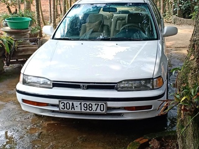 Cần bán Honda Accord sản xuất 1992, màu trắng, nhập khẩu nguyên chiếc0