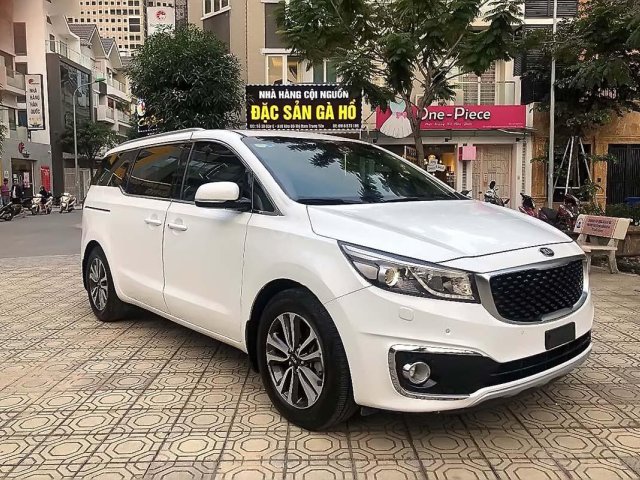 Cần bán lại xe Kia Sedona 2.2L DAT đời 2018, màu trắng số tự động0