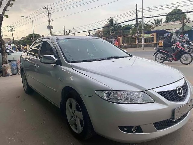 Bán lại xe Mazda 6 đời 2004, màu bạc, số sàn, giá tốt