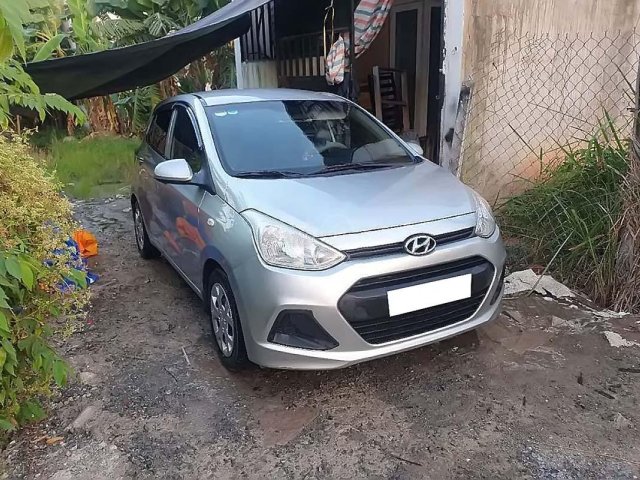 Bán xe Hyundai Grand i10 sản xuất năm 2014, màu bạc, nhập khẩu 