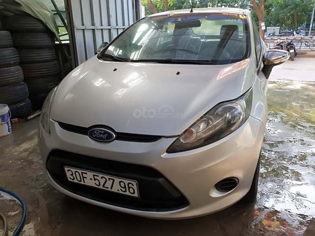 Bán Ford Fiesta 1.6 AT sản xuất 2011, màu bạc0