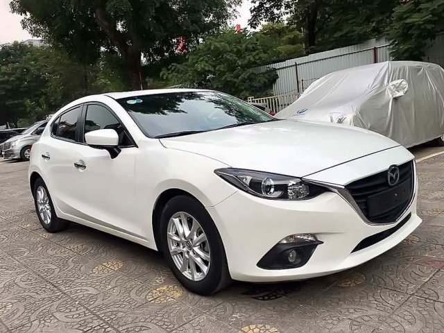 Bán xe cũ Mazda 3 1.5 AT năm 2016, màu trắng