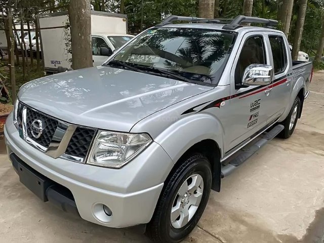 Bán Nissan Navara 2013, màu bạc, xe nhập, số tự động