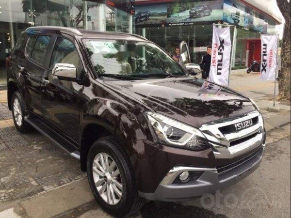 Thanh lý gấp chiếc Isuzu mu-X đời 2019, màu đen, giá rẻ nhất thị trường