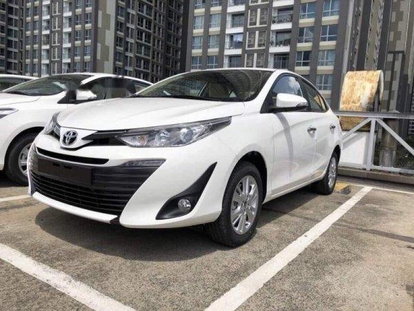 Cần bán gấp chiếc Toyota Vios G đời 2019, màu trắng, số tự động0