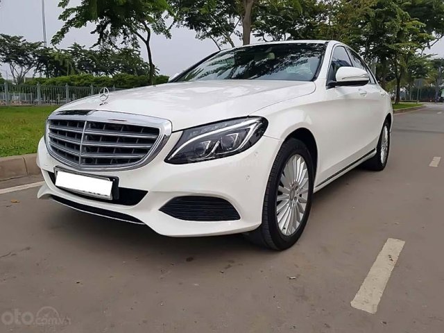 Bán xe cũ Mercedes C250 Exclusive đời 2015, màu trắng0