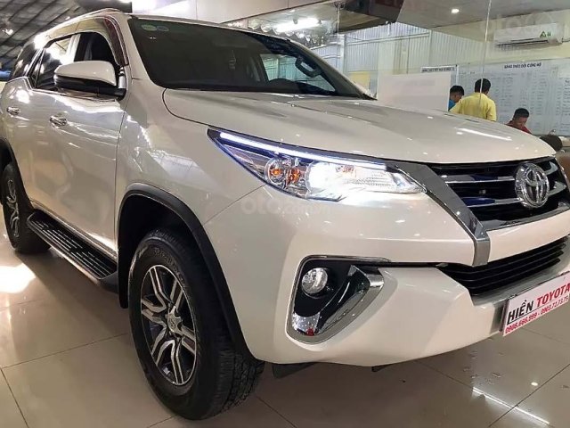 Bán xe Toyota Fortuner 2.7V 4x2 AT sản xuất 2019, màu trắng, xe nhập  0