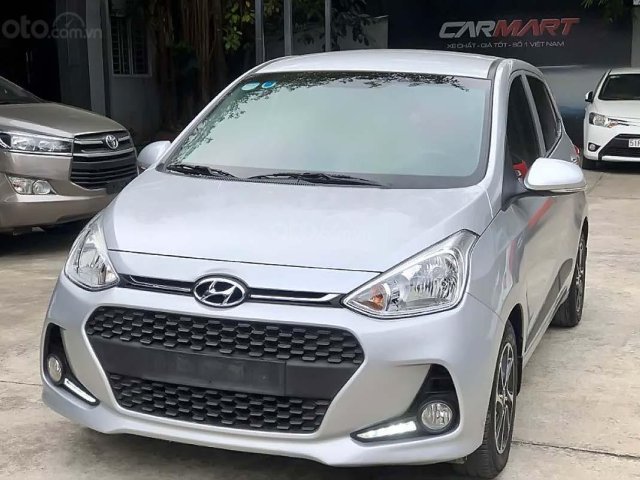 Cần bán lại xe Hyundai Grand i10 1.2 AT năm 2018, màu bạc