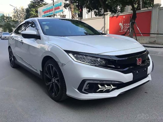 Cần bán Honda Civic 1.5 RS Turbo sản xuất năm 2019, màu trắng, xe nhập