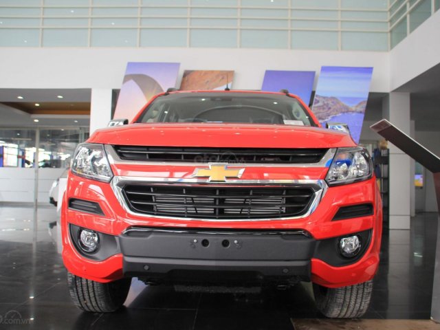 Giảm giá tiền mặt lên đến 30 triệu khi mua xe Chevrolet Colorado 2.5 VGT, sản xuất 2019, màu đỏ