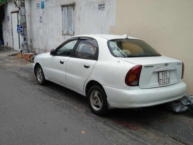 Cần tiền nên bán chiếc Daewoo Lanos 20010