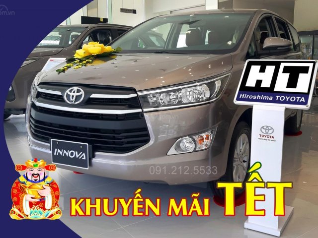 Hiroshima Tân Cảng - Cần bán xe Toyota Innova 2.0V sản xuất năm 2019, màu nâu0