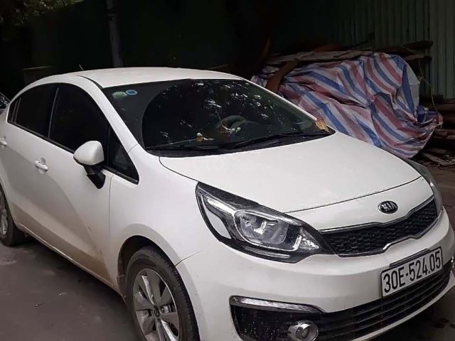 Cần bán xe Kia Rio sản xuất 2016, màu trắng, xe nhập