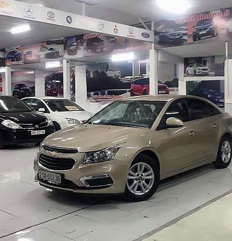 Cần bán Chevrolet Cruze 1.6 MT đời 2015 số sàn