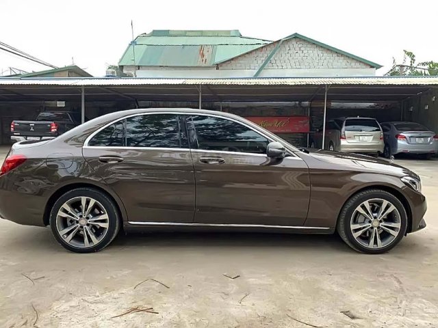 Bán Mercedes C250 sản xuất năm 2018, màu nâu chính chủ0