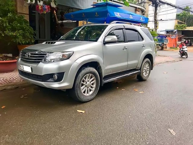 Bán Toyota Fortuner 2.5 G 2014, màu bạc số sàn