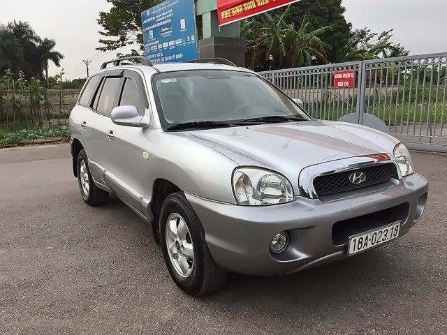 Bán Hyundai Santa Fe Gold 2004, màu bạc, nhập khẩu nguyên chiếc giá cạnh tranh0