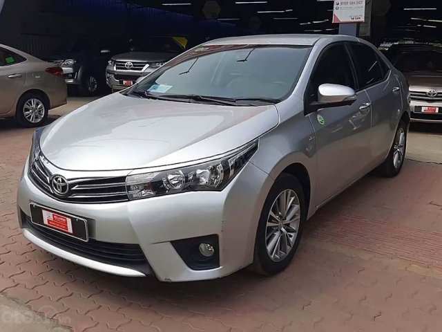 Cần bán lại xe Toyota Corolla Altis 1.8G AT đời 2017, màu bạc