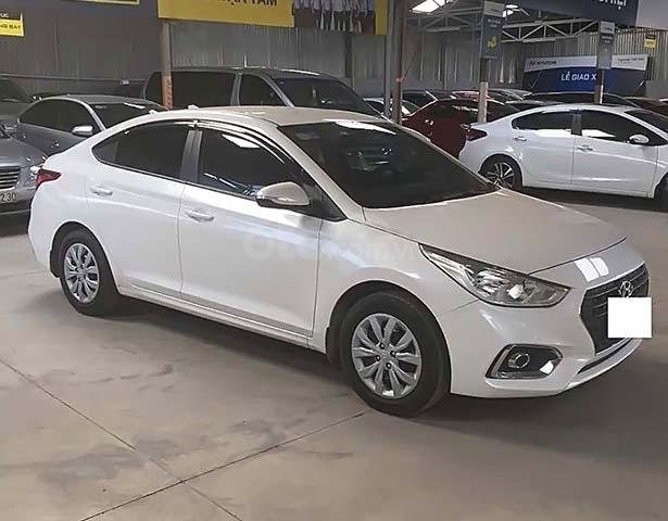 Bán Hyundai Accent 1.4MT đời 2019, màu trắng số sàn, giá chỉ 426 triệu0