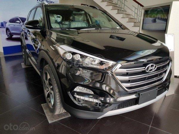 Giá giảm cực sốc_ Miễn phí vận chuyển, Hyundai Tucson 2.0 AT sản xuất 2019, màu đen