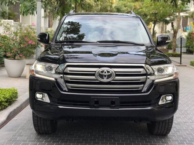 Bán Toyota Land Cruiser V8 2016, màu đen, nhập khẩu