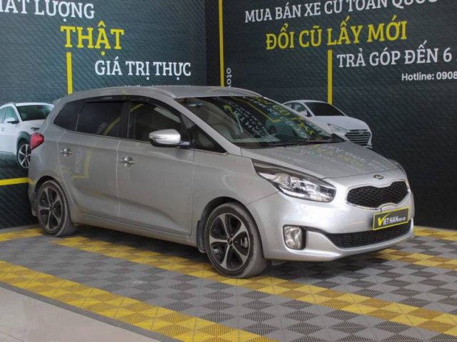 Cần bán gấp Kia Rondo GAT 2.0AT năm sản xuất 2016, màu bạc, giá tốt0