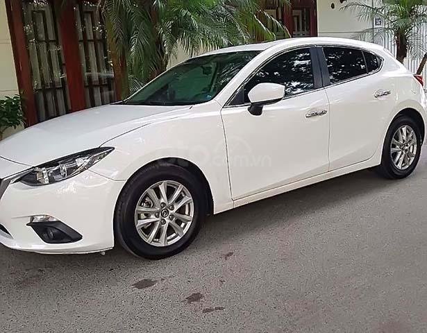 Bán Mazda 3 1.5 AT năm sản xuất 2016, màu trắng0