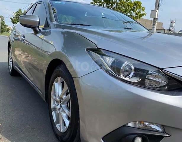 Bán Mazda 3 1.5 AT sản xuất năm 2016, màu bạc, xe gia đình 0