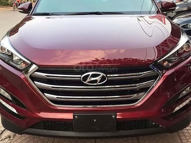 Bán Hyundai Tucson năm 2017, màu đỏ, xe nhập chính chủ0