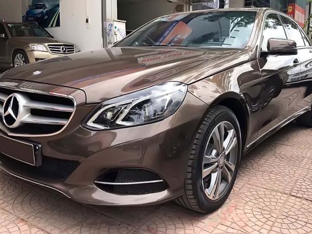 Bán xe cũ Mercedes E250 AMG năm 2015, màu nâu, chính chủ