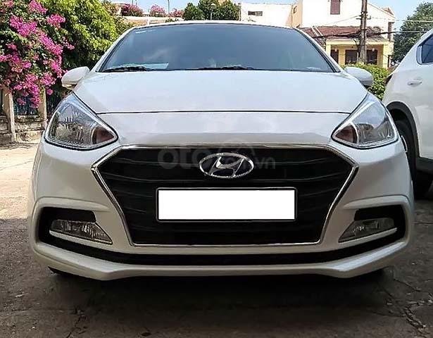 Cần bán gấp Hyundai Grand i10 2018, màu trắng số sàn, 358tr0