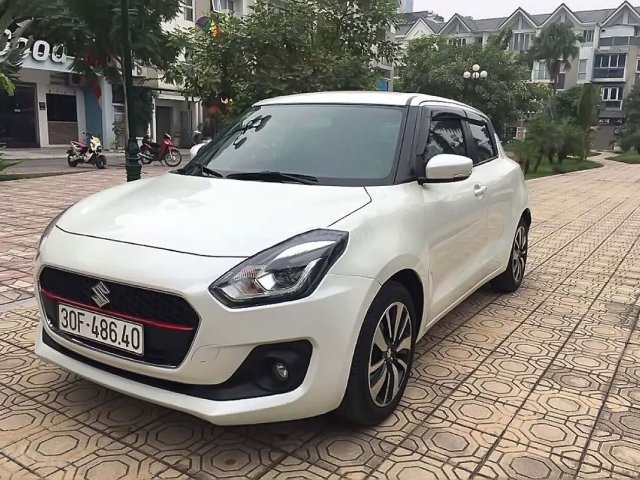 Cần bán xe Suzuki Swift sản xuất năm 2018, màu trắng, nhập khẩu nguyên chiếc