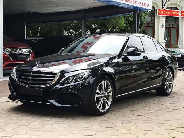 Bán xe Mercedes C250 Exclusive sản xuất năm 2017, màu đen0