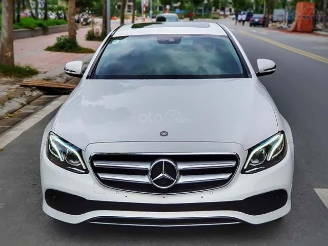 Bán Mercedes E250 năm sản xuất 2017, màu trắng0