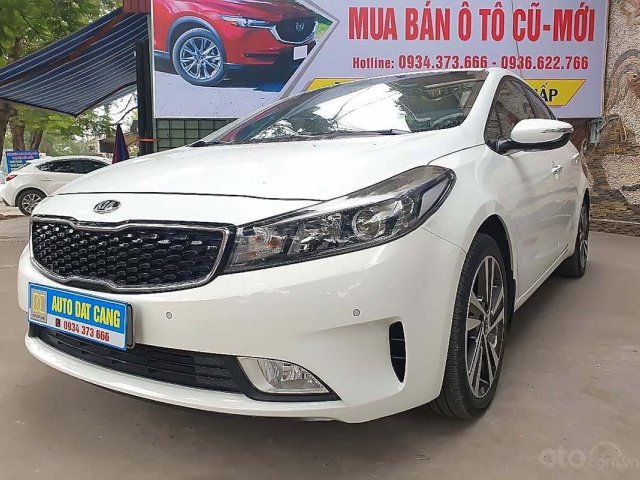 Cần bán Kia Cerato 1.6 AT sản xuất 2018, màu trắng, giá 593tr