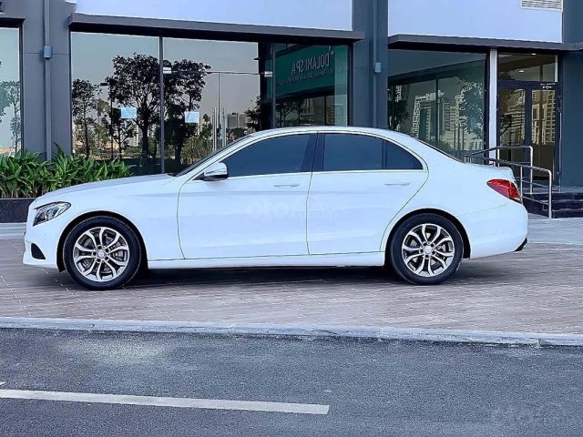 Bán xe cũ Mercedes C200 đời 2017, màu trắng0