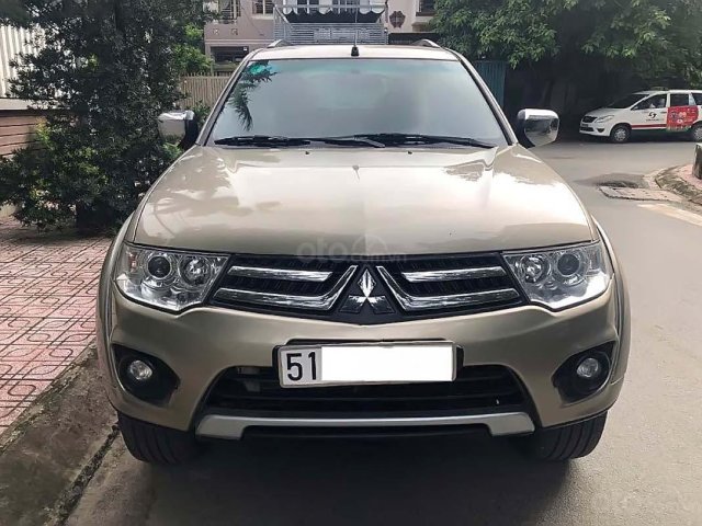 Bán Mitsubishi Pajero Sport MT đời 2016, màu vàng0