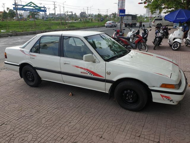 Bán xe Honda Accord 2.0 đời 1987, màu trắng, xe nhập, 70tr0