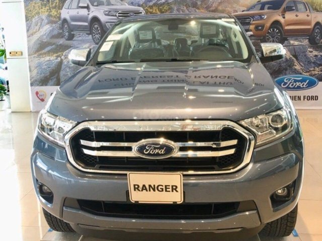 Bán Ford Ranger XLT 4x4 số tay, màu xanh thiên thanh, nhập khẩu nguyên chiếc, giá 654 triệu