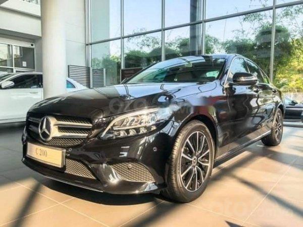 Bán thanh lý trước Tết, Mercedes C200 sản xuất năm 2019, màu đen đẳng cấp