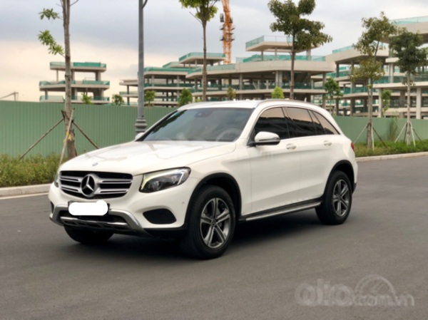 Giá giảm cực mạnh - Tăng số lượng quà, Mercedes GLC 250 năm sản xuất 2019, màu trắng
