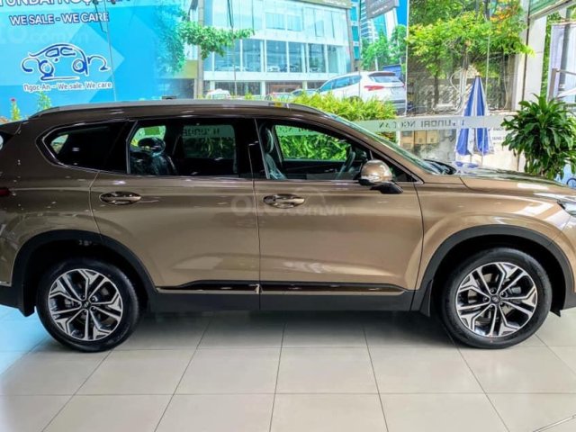 Xả hàng cuối năm giá rẻ nhất với chiếc xe Hyundai Santa Fe, màu vàng - Có sẵn xe - Giao ngay và luôn0