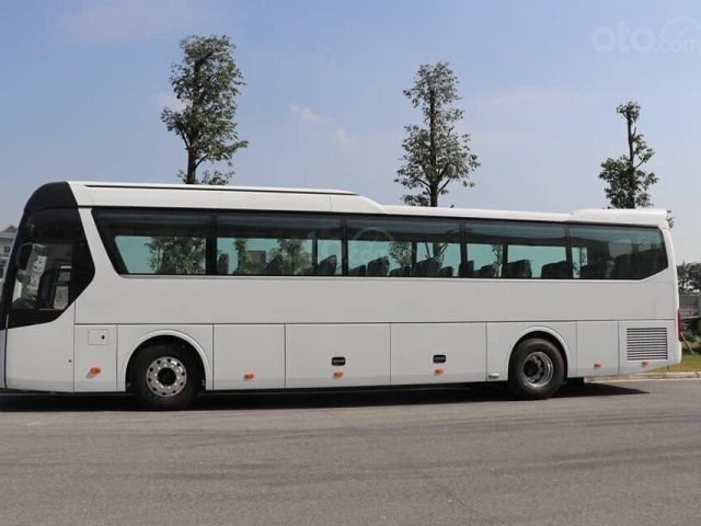 Hyundai Universe Premium, màu trắng, nhập khẩu - 093 969 1537