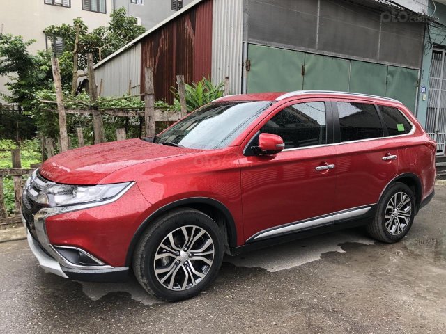 Chính chủ bán xe Mitsubishi Outlander CVT đời 2019, màu đỏ, có lắp thêm Option0