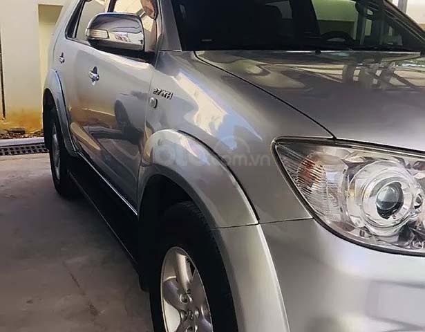 Bán xe Toyota Fortuner 2.7AT 4x4 năm 2009 chính chủ giá cạnh tranh0