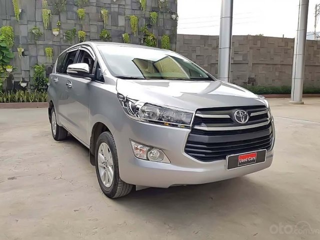 Bán Toyota Innova 2.0E sản xuất năm 2016, xe còn mới lắm0