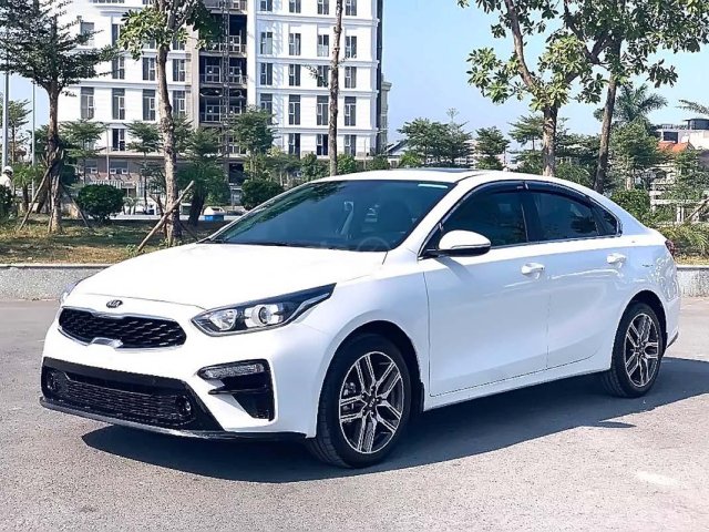 Bán xe Kia Cerato 1.6AT đời 2019, màu trắng như mới0