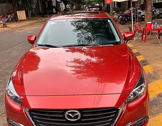 Bán Mazda 3 đời 2018, màu đỏ xe còn mới nguyên